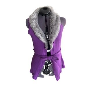 True Freedom WomensJuniors Purple Faux Fur Collar Belted Sleeveless Sweater S
